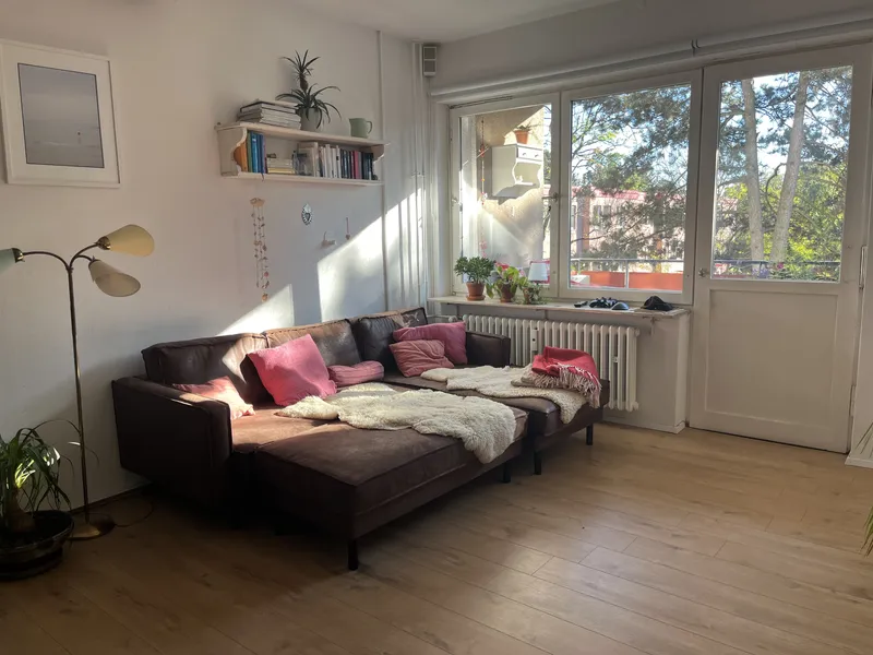 Zur Untermiete: 2-Zimmer-Wohnung mit Süd-Balkon in Charlottenburg-Nord — photo 1